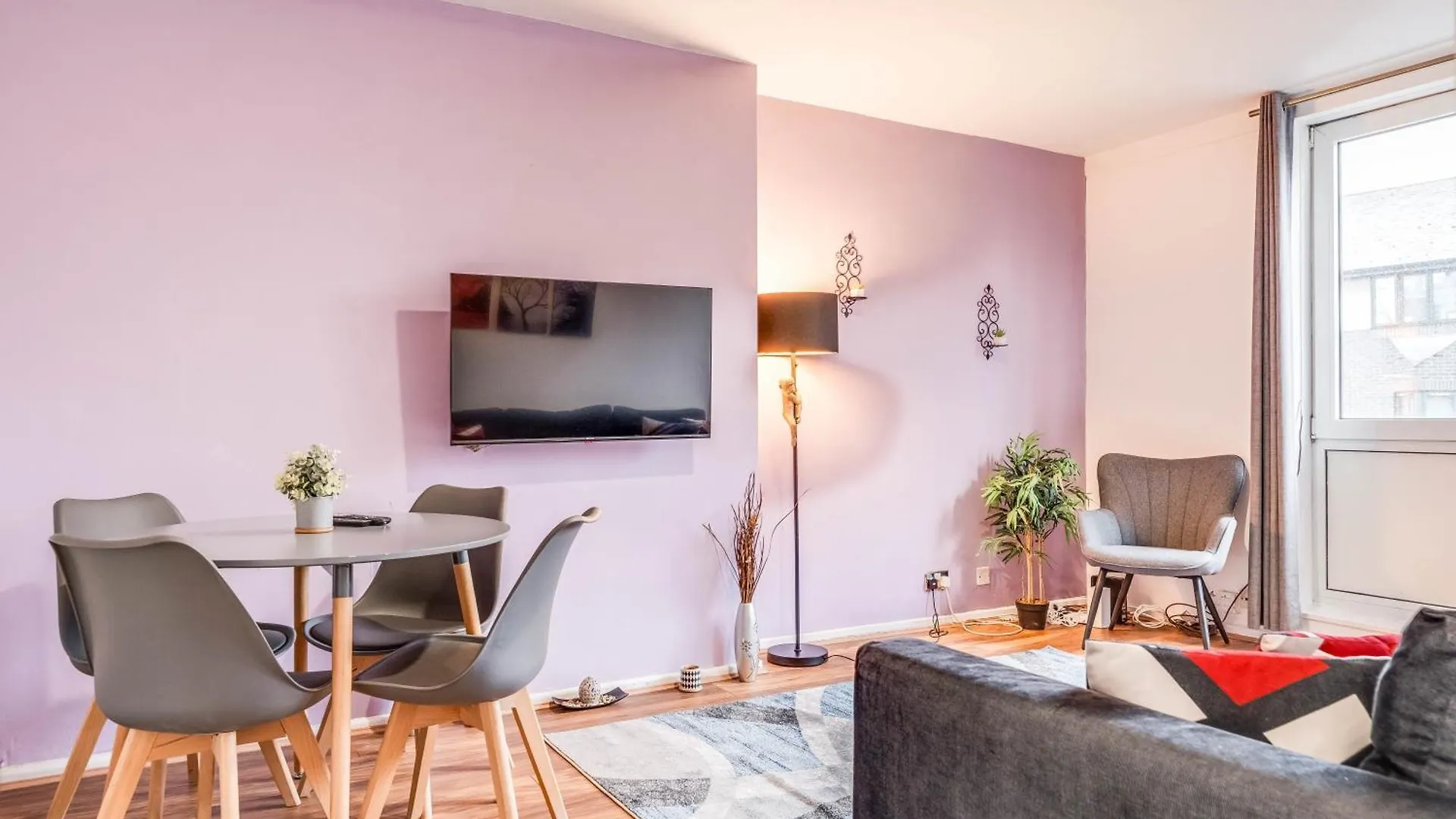 Apartment Leo'S Place In Mile End 2 Double Beds, 1 Bunk Bed, Max 6, Spacious, Ideal For Families London