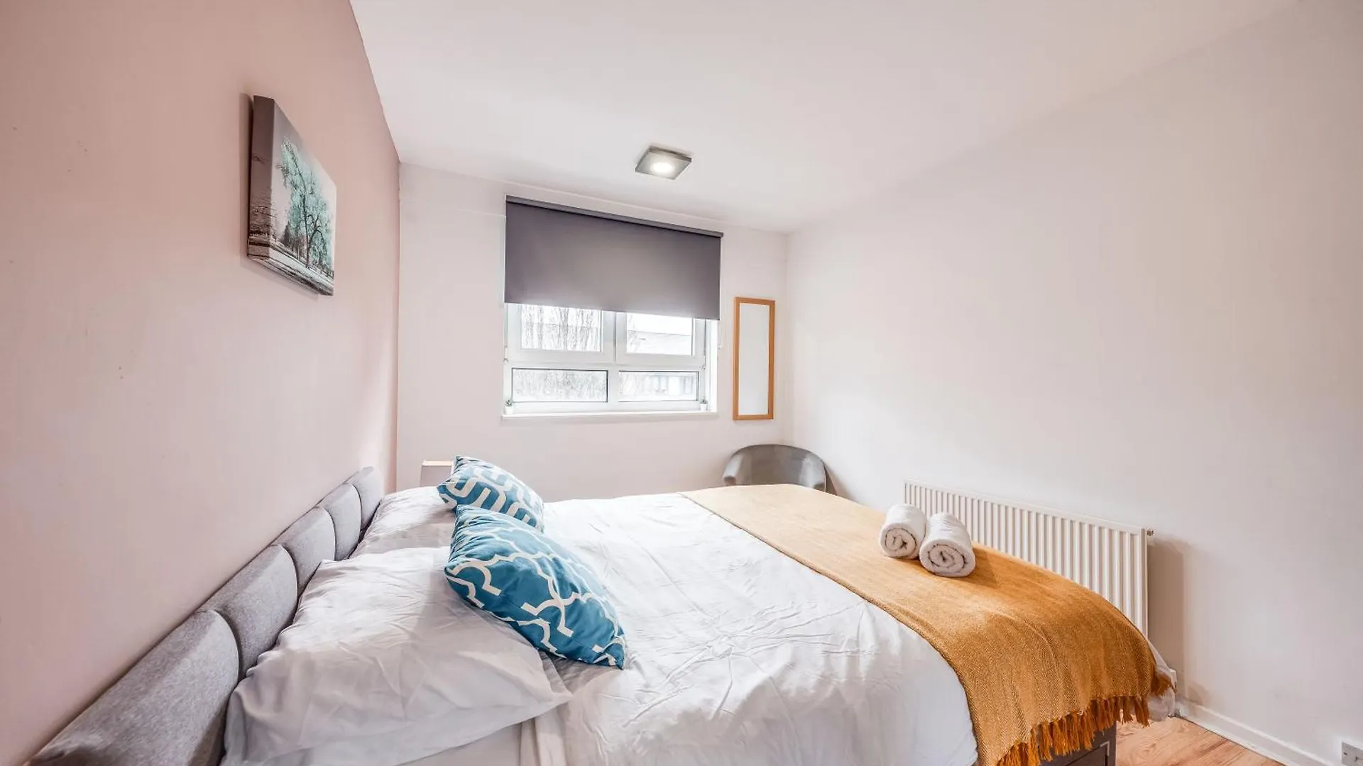 Leo'S Place In Mile End 2 Double Beds, 1 Bunk Bed, Max 6, Spacious, Ideal For Families London Apartment