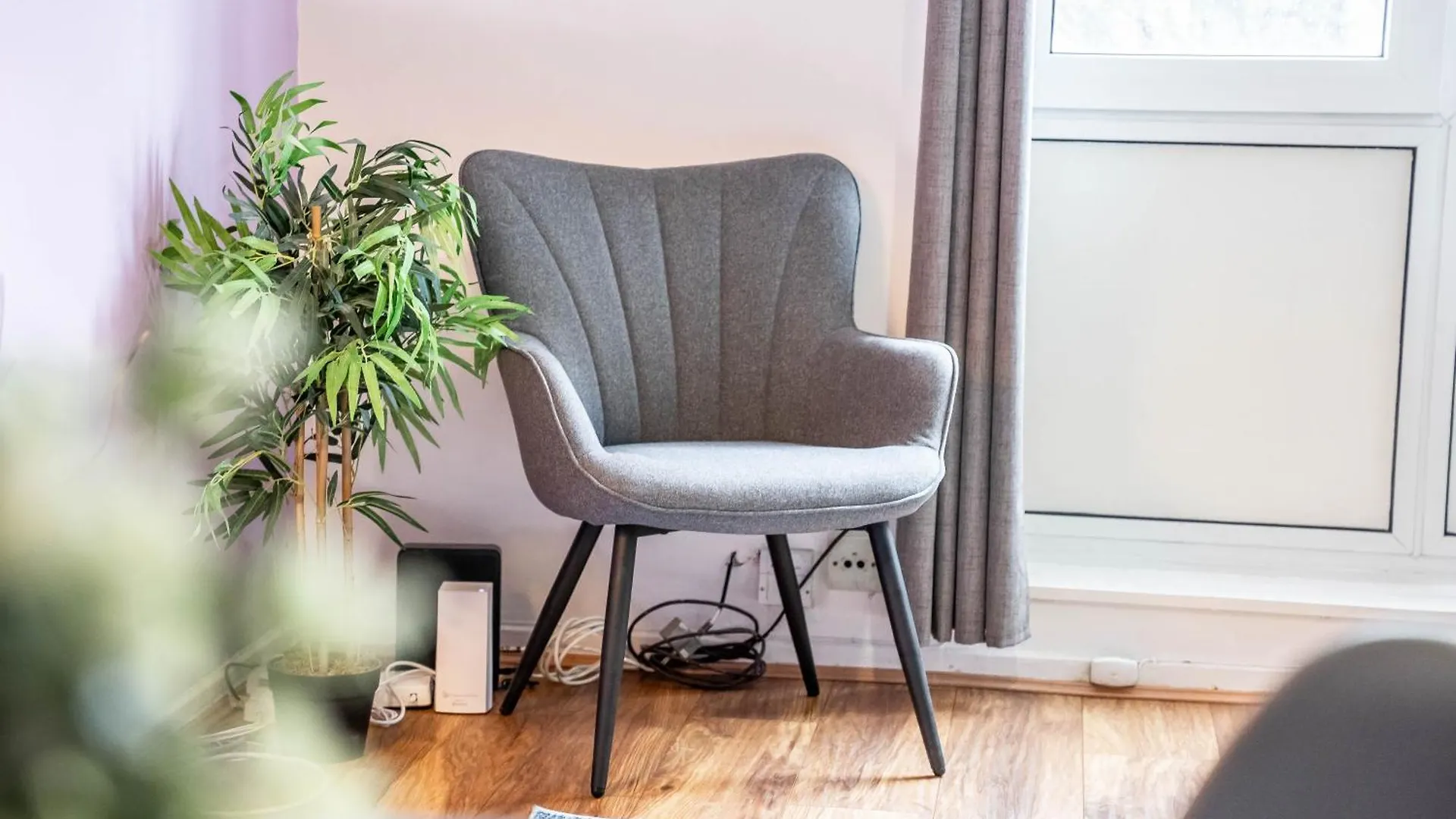 Apartment Leo'S Place In Mile End 2 Double Beds, 1 Bunk Bed, Max 6, Spacious, Ideal For Families London United Kingdom