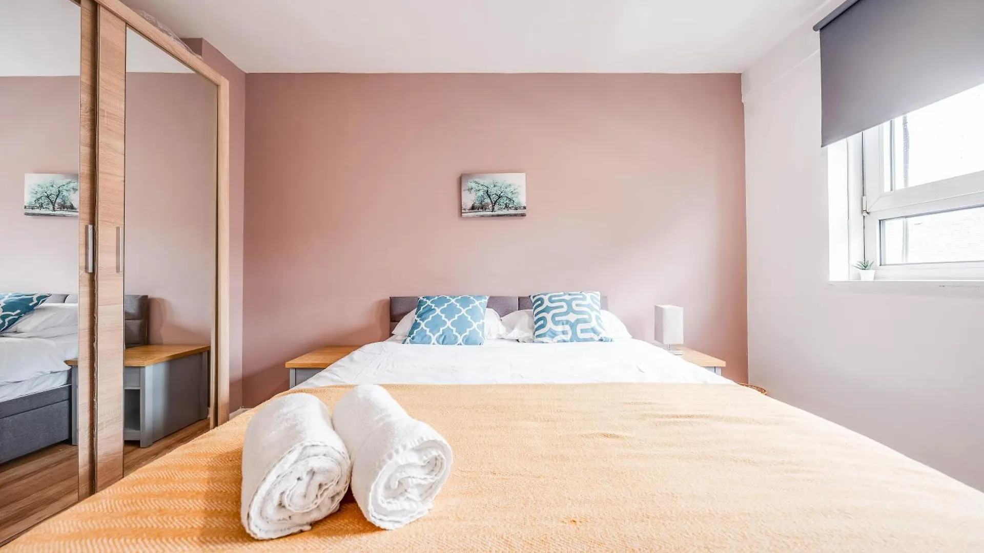 Leo'S Place In Mile End 2 Double Beds, 1 Bunk Bed, Max 6, Spacious, Ideal For Families London United Kingdom