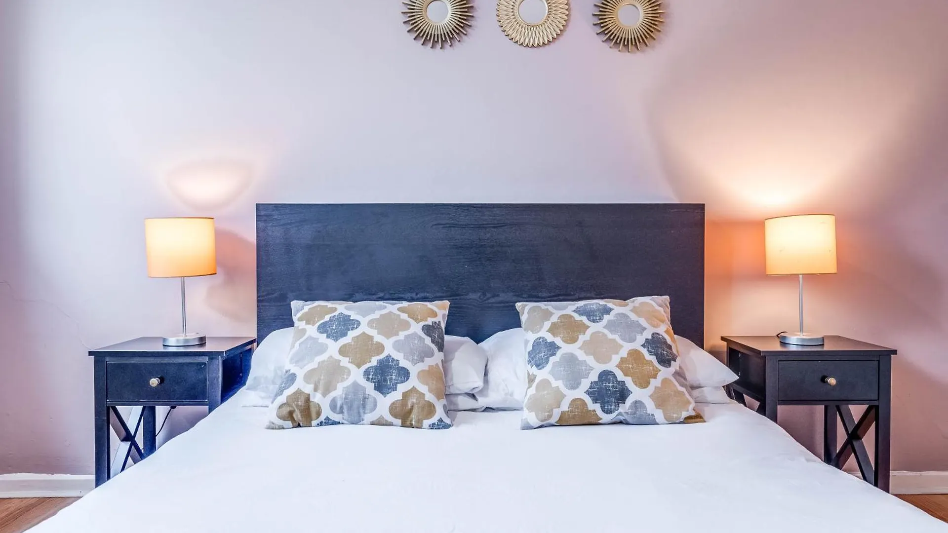 Leo'S Place In Mile End 2 Double Beds, 1 Bunk Bed, Max 6, Spacious, Ideal For Families London 0*,  United Kingdom