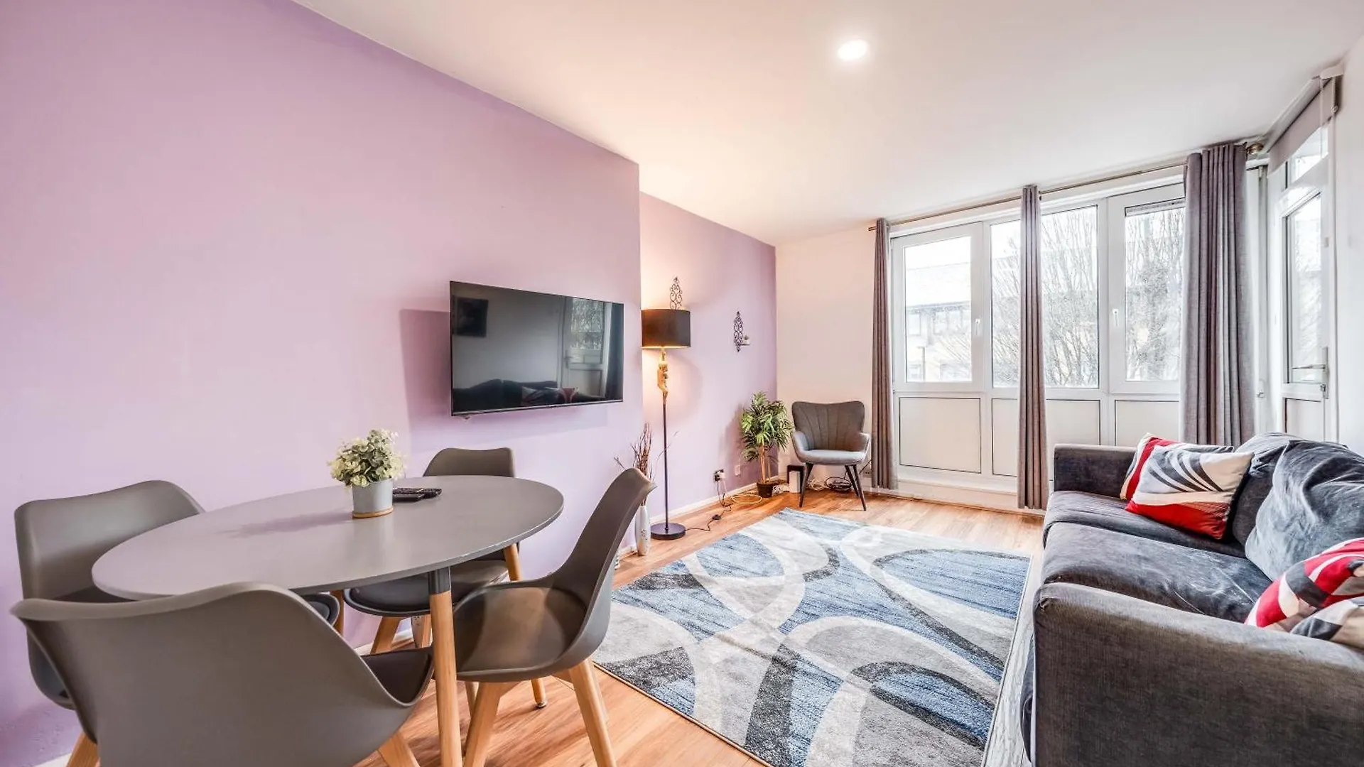 Apartamento Leo'S Place In Mile End 2 Double Beds, 1 Bunk Bed, Max 6, Spacious, Ideal For Families Londres