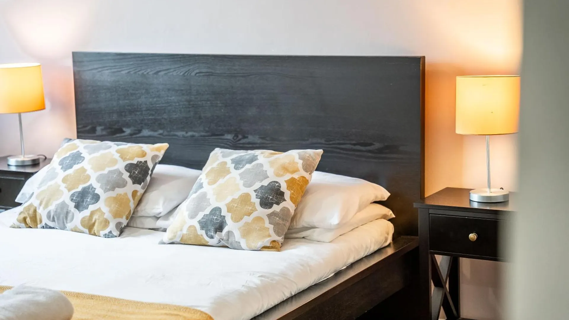 Leo'S Place In Mile End 2 Double Beds, 1 Bunk Bed, Max 6, Spacious, Ideal For Families Londres 0*,  Reino Unido